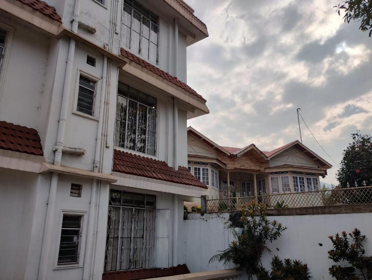 Castle Residency Hotell Shillong Exteriör bild