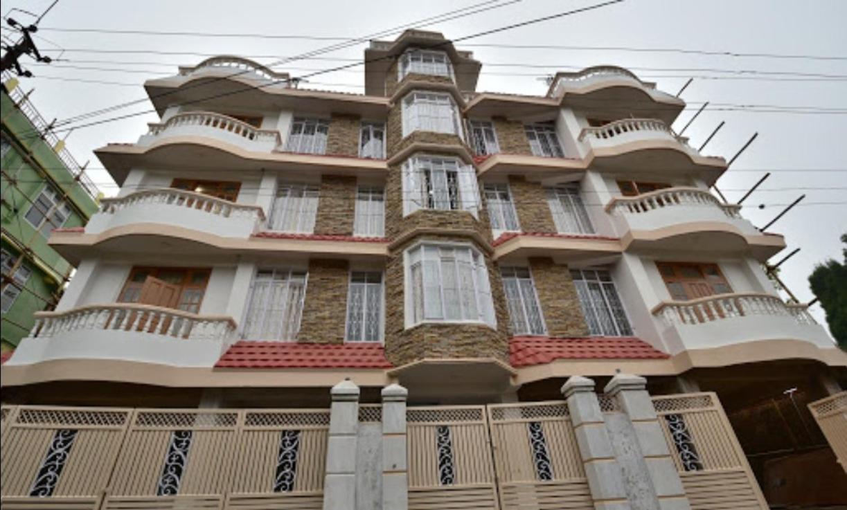 Castle Residency Hotell Shillong Exteriör bild